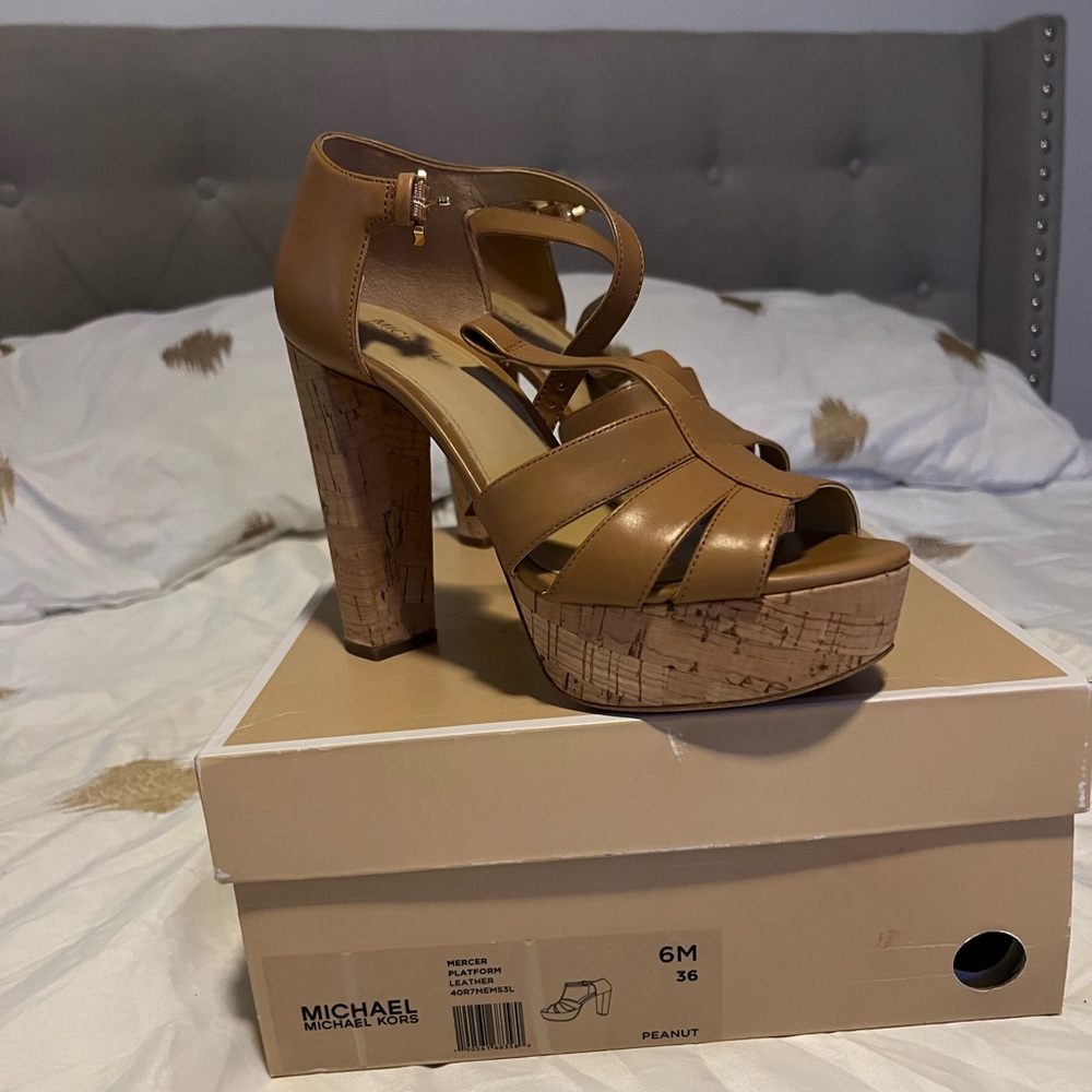 Michael Kors high heel pump size 6